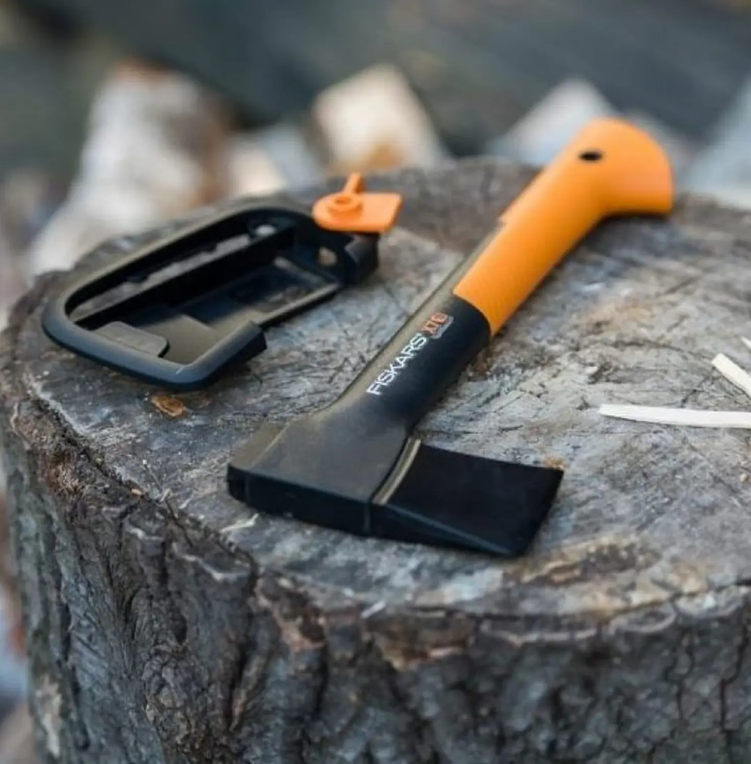 Fiskars, Универсальный топор  Х7 + точилка, арт 1020183